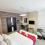 Szálloda Cardiff 3*