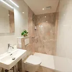Cardiff Hotel 3*