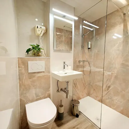 Hotel Cardiff 3*