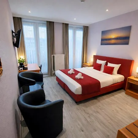 Cardiff 3*