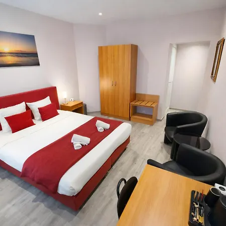Cardiff Hotel 3*