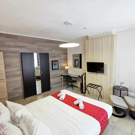 ホテル Cardiff 3*